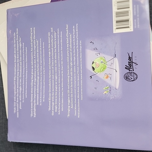 Children's Book Set 4x Purple, Yellow, Pink And White Covers Any Children Level - Picture 7 of 8